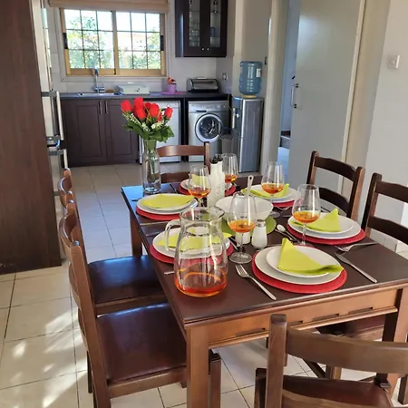 Marina Luxury - Sapphire