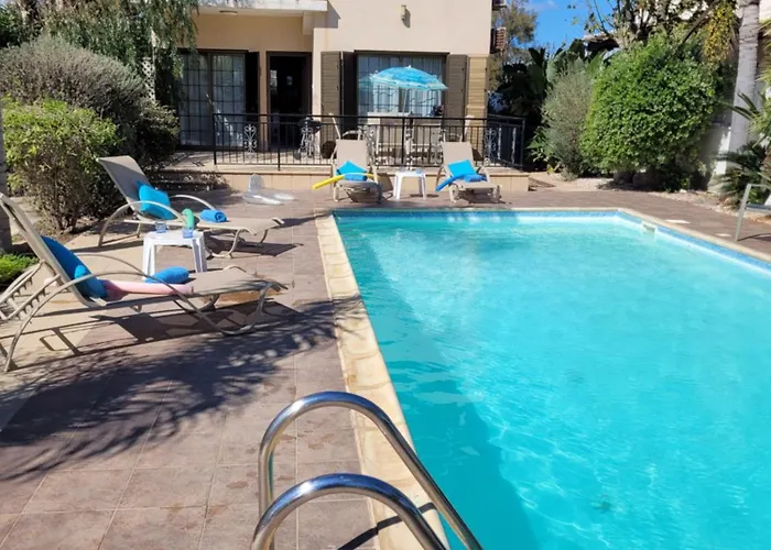 Marina Luxury - Sapphire