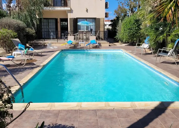 Marina Luxury - Sapphire